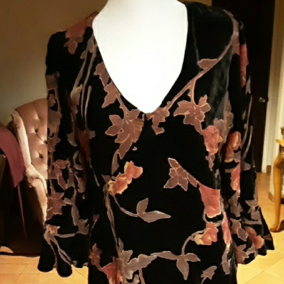 Elegant Floral Midi Dress - Picture 5 of 10